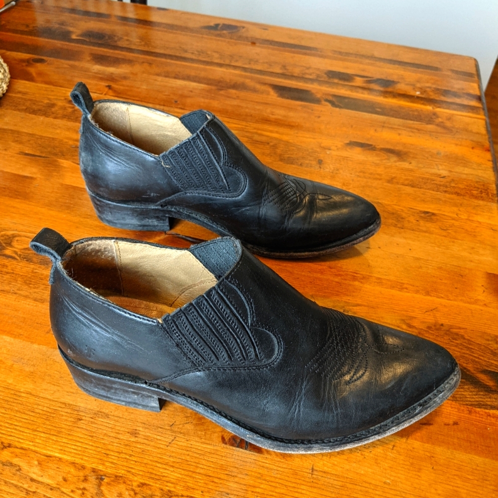 Frye Billy Shootie size 9